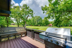 1 Mi to Margaritaville Resort Cottage with Fire Pit